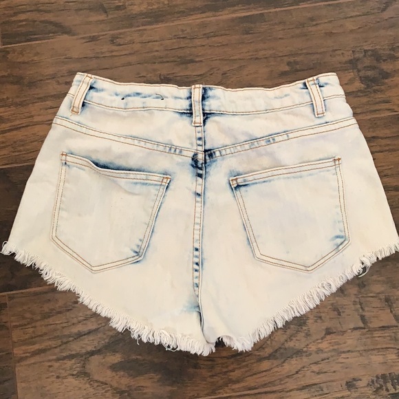 Shorts - Picture 2 of 3